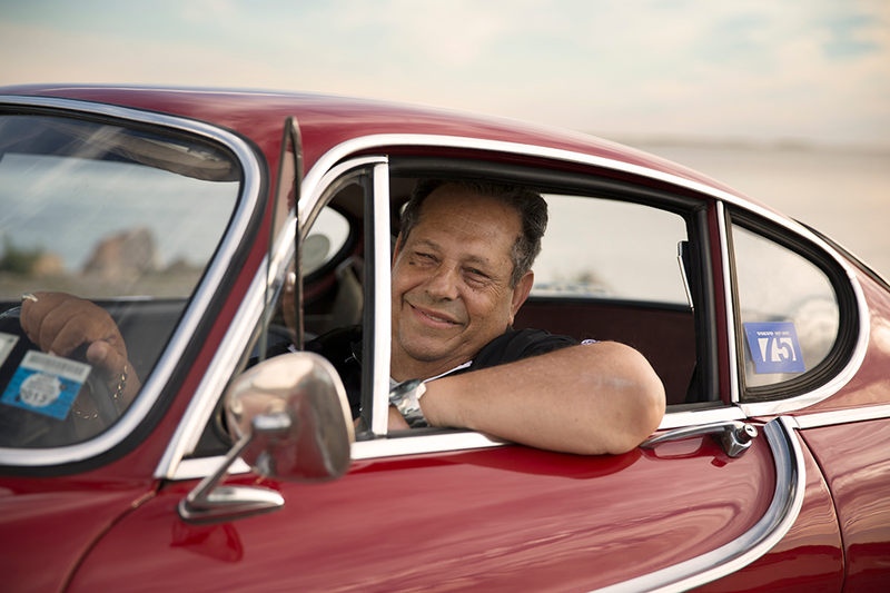 Illustration for article titled This Man Has Travelled Nearly 3 Million Miles In His Vintage Volvo